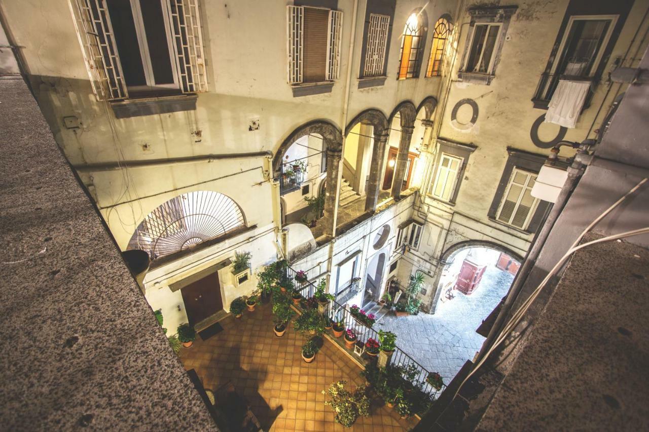 Palazzo Della Loggia B&B Неаполь Экстерьер фото